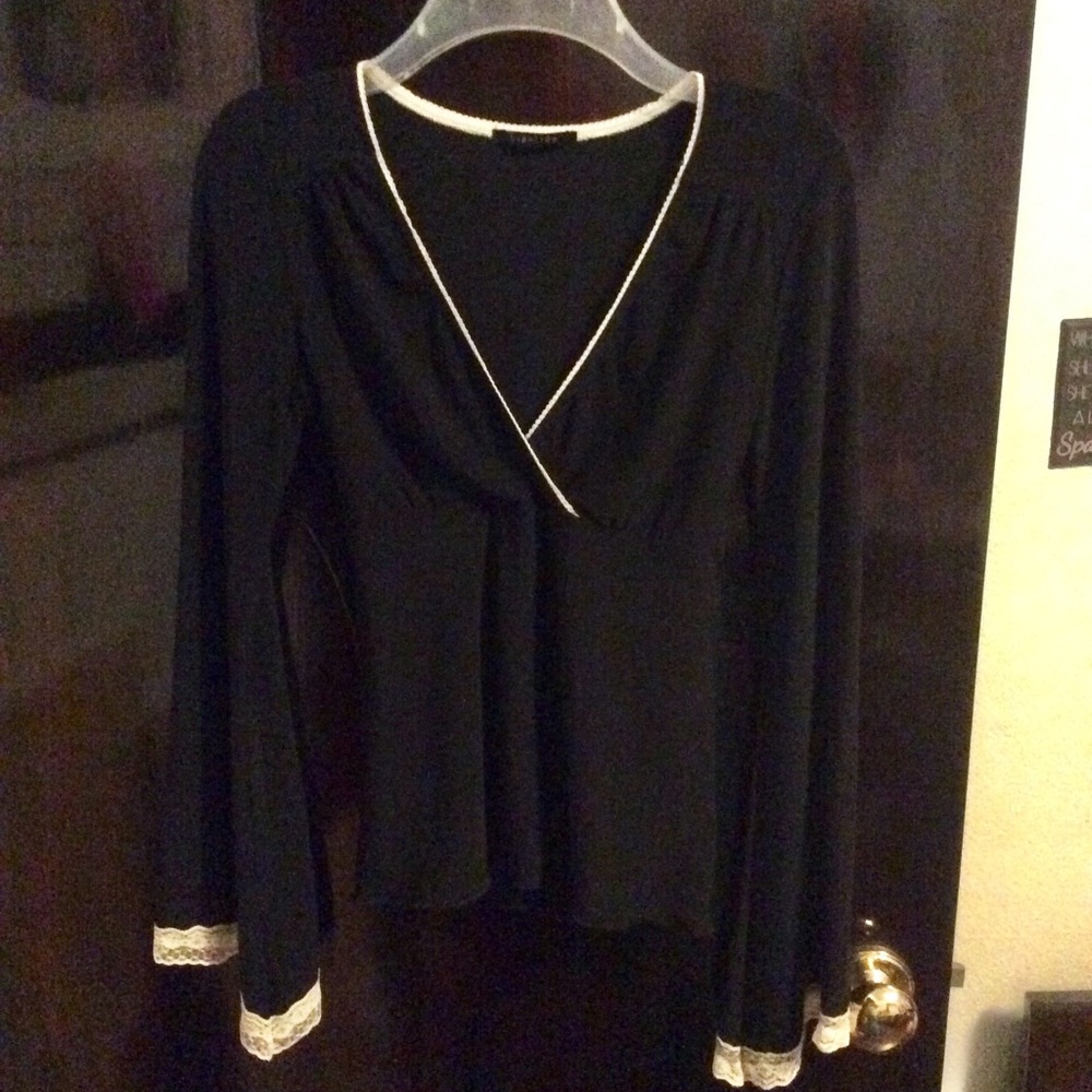 Lipslide Crisscross Blouse Black w Cream - Small